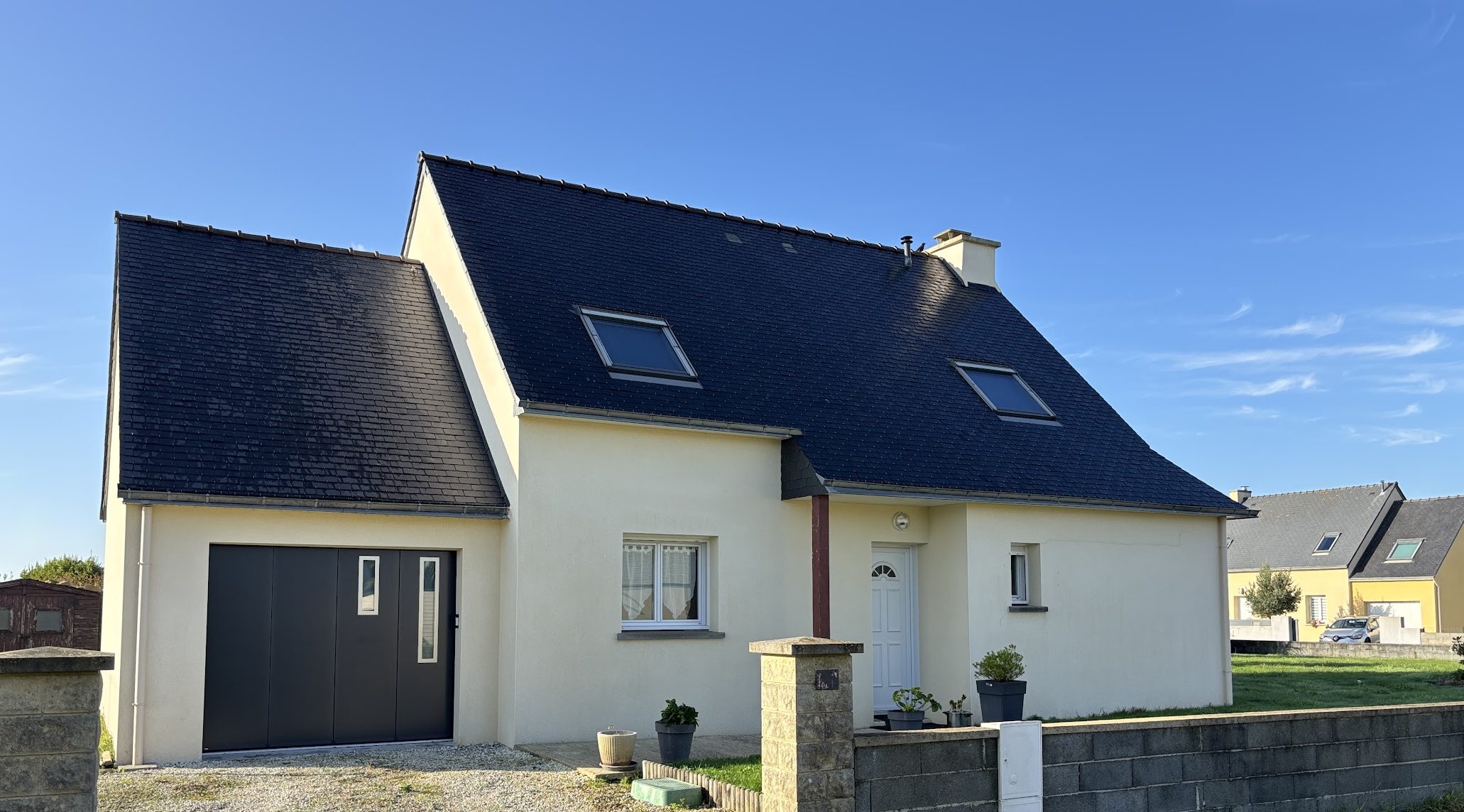 Changement d'une porte de garage à Guiler-sur-Goyen