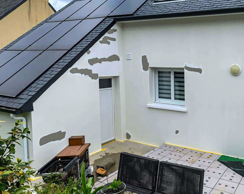 RAVALEMENT-DE-FACADE-ET-NETTOYAGE-TOITURE-ECOTRAIT-TOIT-BREST-FORMENT-12-1180x885