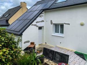 Fissures rebouchées avant rénovation de façade réalisée par Ecotrait'toit à brest