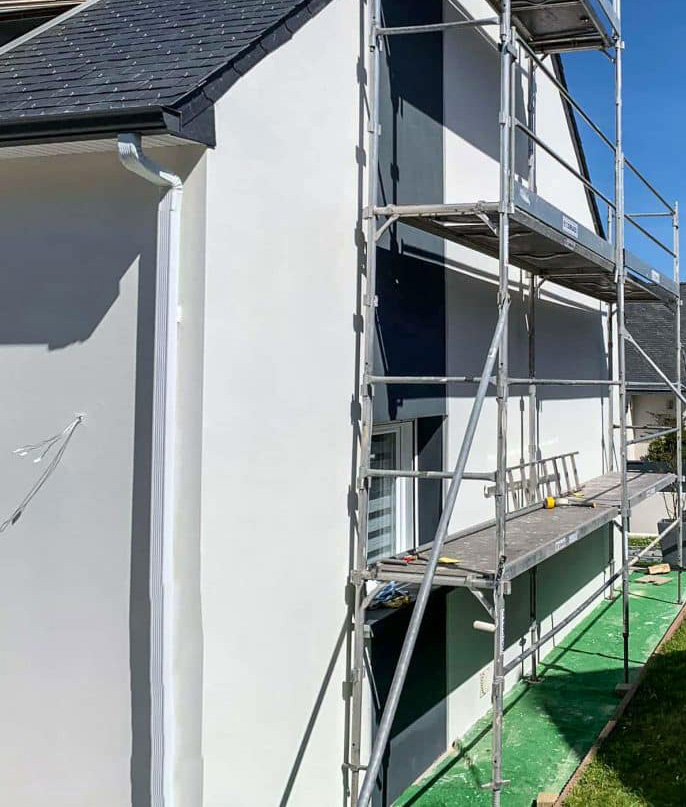 RAVALEMENT-DE-FACADE-ET-NETTOYAGE-TOITURE-ECOTRAIT-TOIT-BREST-FORMENT-13-885x1180