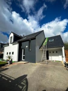 Nettoyage de toiture et ravalement de façade réalisé par Ecotrait'toit à brest
